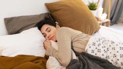 Imagem de mulher após usar melatonina