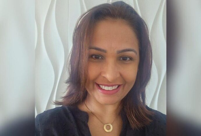 Farmácias Diariamente, Elen Ramirez