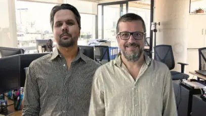 Dupla fatura R$ 2 bi com gestão de compras para farmácias
