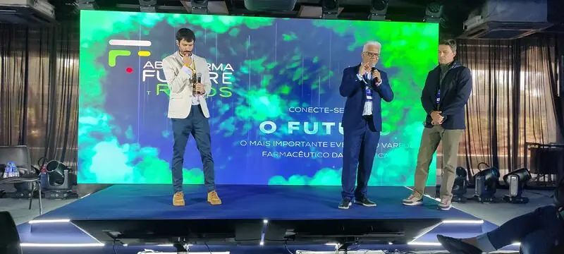 Grandes redes de farmácias rumam para R$ 100 bi de receita