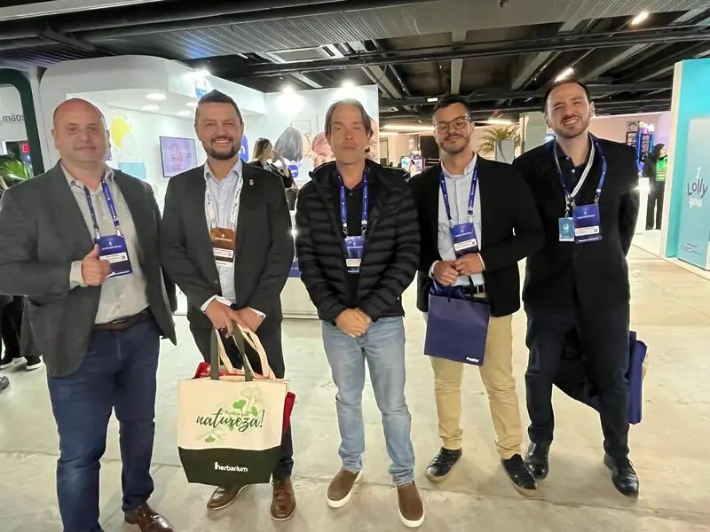 Grandes redes de farmácias rumam para R$ 100 bi de receita