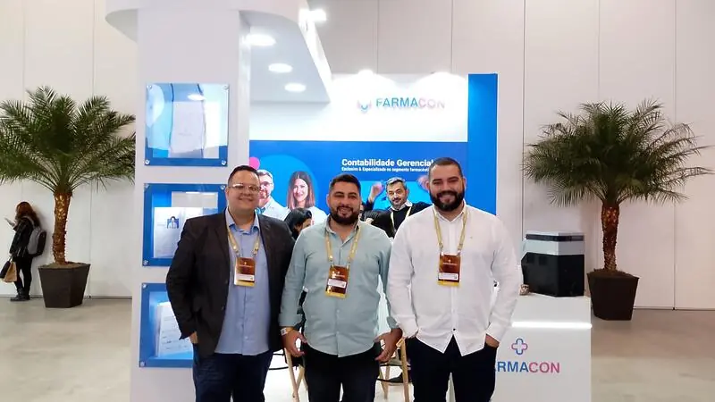 Grandes redes de farmácias rumam para R$ 100 bi de receita