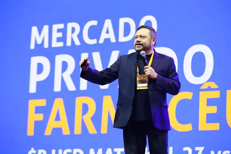 Grandes redes de farmácias rumam para R$ 100 bi de receita
