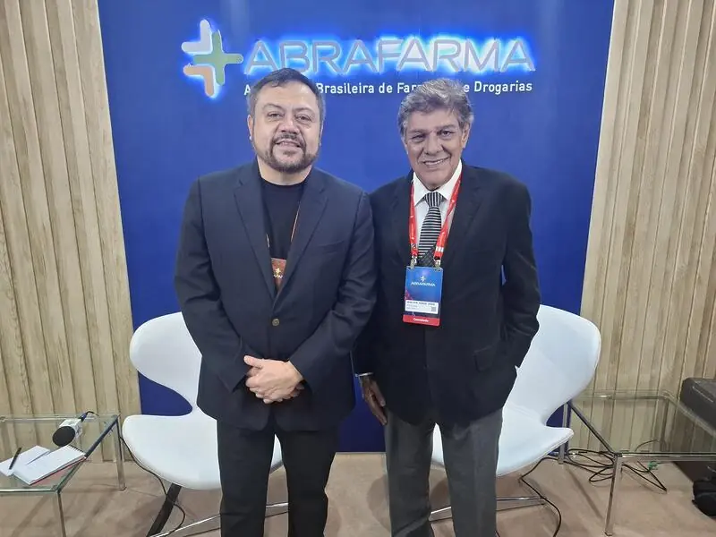 Grandes redes de farmácias rumam para R$ 100 bi de receita