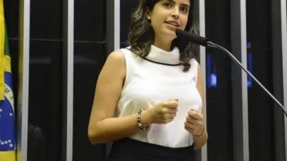 Herdeiro de rede de farmácias doa R$ 20 mil para Tabata Amaral