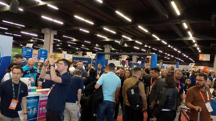 Feira de Negocios reuniu 95 estandes