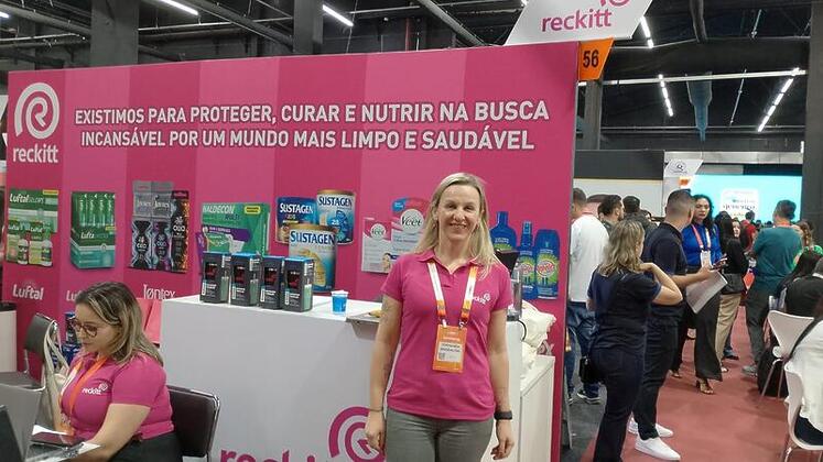 Fernanda Maddaloni gerente regional da Reckitt