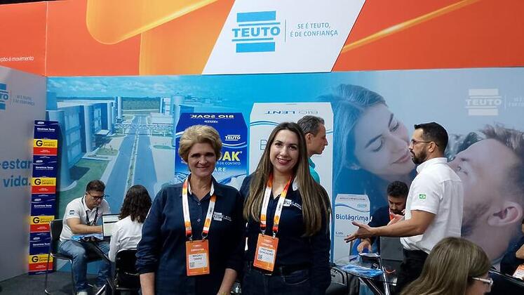 Magali Tamas supervisora de marketing e treinamento e Cristiane Goncalves coordenadora de vendas da Teuto