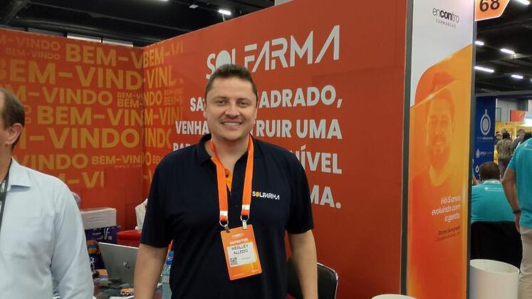 Weslley Alledo gerente de marketing da Sol Farma