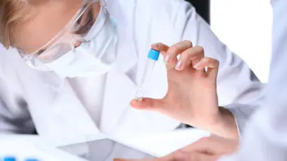 Universidades brasileiras se destacam com IA para teste de medicamentos