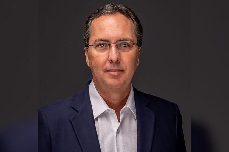 Bayer, Robson Sauer