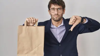CLIENTES IRRITADOS Atendimento ao cliente, farmácias, varejo