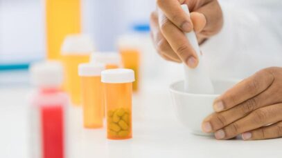 FARMÁCIA DE MANIPULAÇÃO Farmácia, varejo farmacêutico, medicamento manipulado