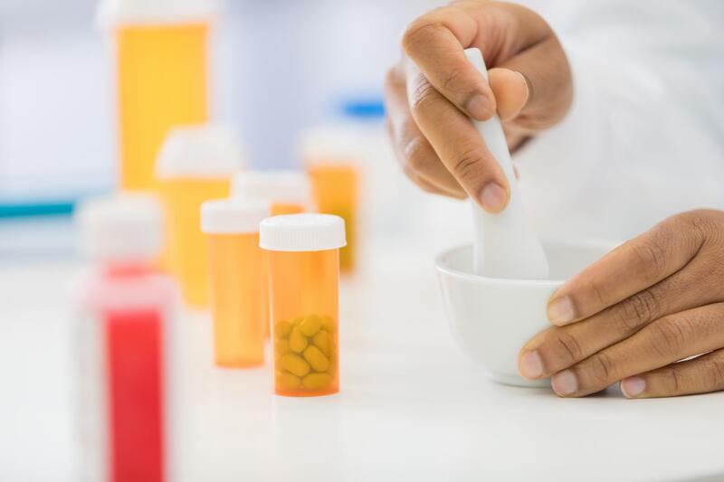 FARMÁCIA DE MANIPULAÇÃO Farmácia, varejo farmacêutico, medicamento manipulado