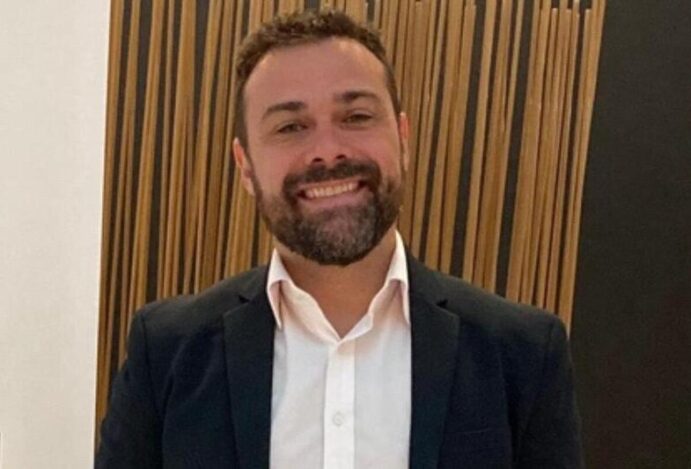 Pfizer, Izael Godoi Junior