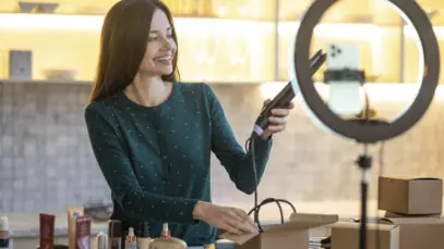 LIVE COMMERCE NA FARMÁCIA Marketing digital, orientação empresarial, farmácia