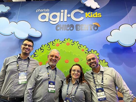 Arthur Rodrigues Eduardo Martins e Rachel Chamusca da Pharlab com Anderson Galvao da MSP novo MIP nas gondolas 1