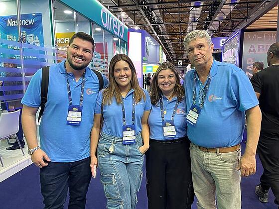 De Fortaleza para o Conexao Farma o staff da Med Mais Saude Israel e Andrezza Cintra com Patricia Austregesilo e Reges Klinton 1