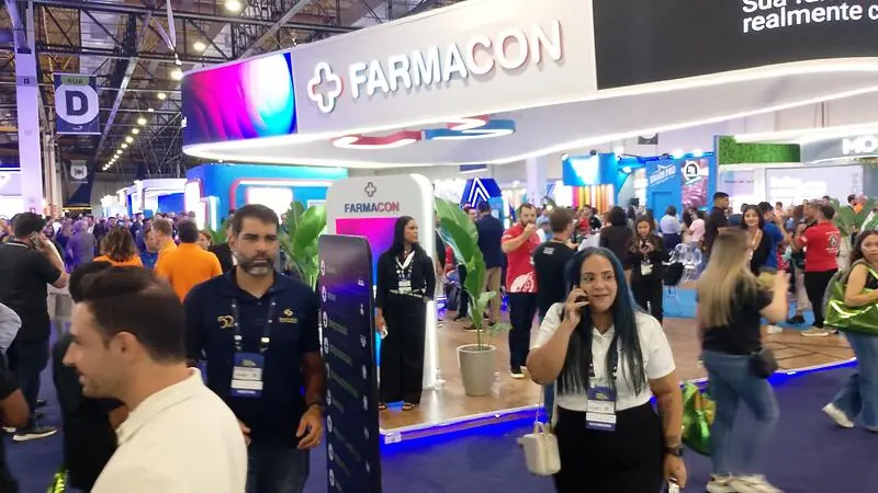 Farmacon comemora estante lotado