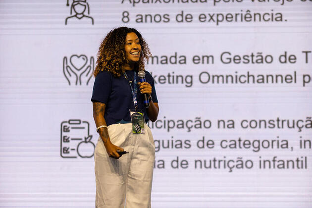 Gerente de trade marketing da Febrafar Sara Amaral destacou encantamento do consumidor como prioridade