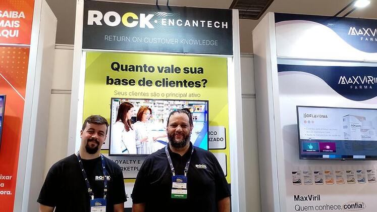Leonardo dos Santos e Fernando Foster da Rock Encantech fechando bons negocios na feira 1