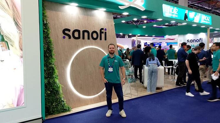 Nicolas Kezh da Sanofi fechando bons negocios na feira 1