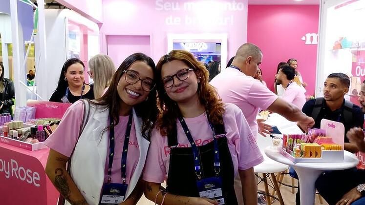 RubyRose Larissa Araujo e Milena Gouveia lancamento de Lip Glow 1