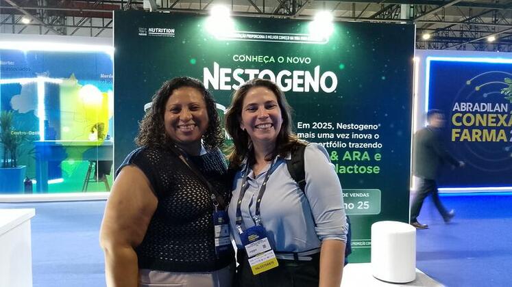 Tais Pereira e Camilla Castro da Abrafarma prestigiam a feira 1