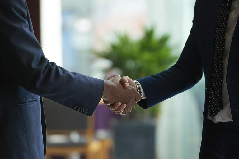 M&A NA INDÚSTRIA FARMACÊUTICA GlobalData, Indústria farmacêutica
