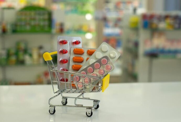 Medicamentos em supermercado