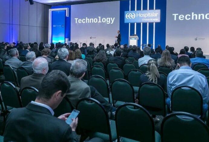 Evento realizado em maio recebeu 85 mil visitantes de 55 países 30ª Hospitalar gera mais de R$ 3 bilhões em negócios