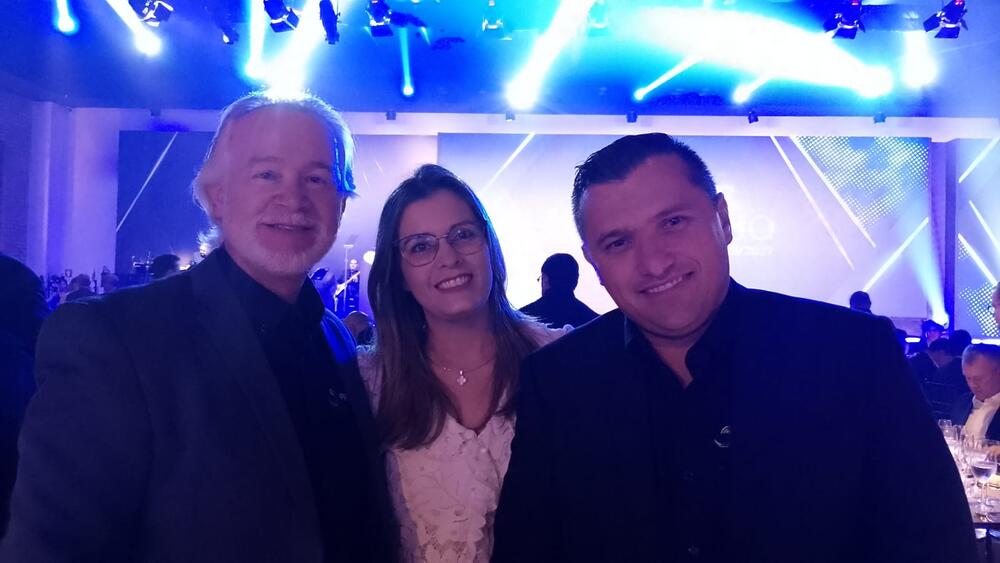 Marcelo Grasso (MasterFarma), Thamiris Elias Ferreira Zani (MultiDrogas), e Willians Robles (Fecofar) – associação prestigia os amigos da distribuição