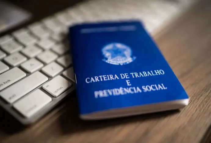 Trabalho em feriados, comércio, varejo farmacêutico