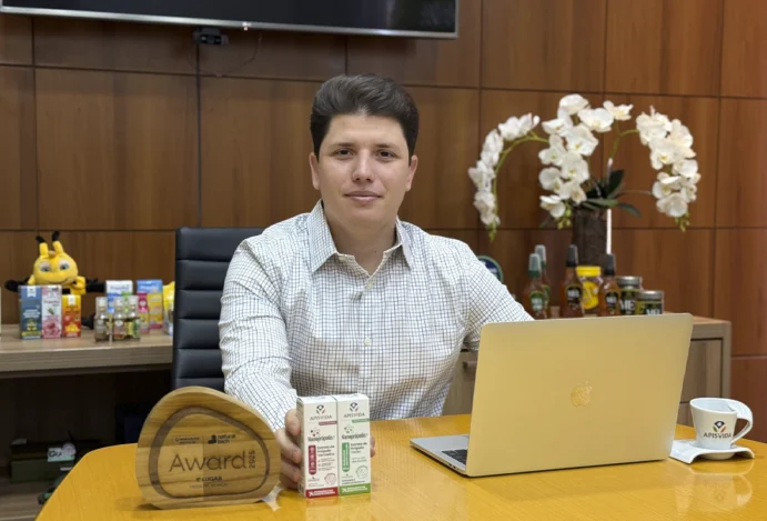 Já presente em grandes redes, fabricante mira
agora a aproximação com PMEs e o associativismo
APISVIDA quer produzir 150 mil unidades de Nanoprópolis em 2025