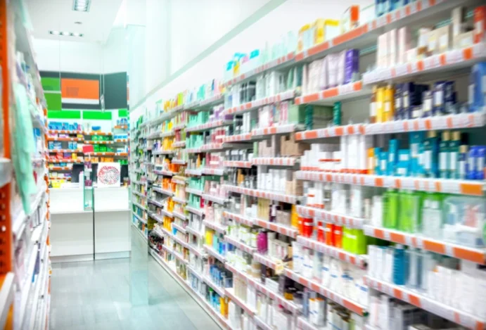 Produtividade do varejo farmacêutico atrai interesse das grandes redes alimentícias com venda de medicamentos Supermercados miram R$ 220 bi de receita das farmácias