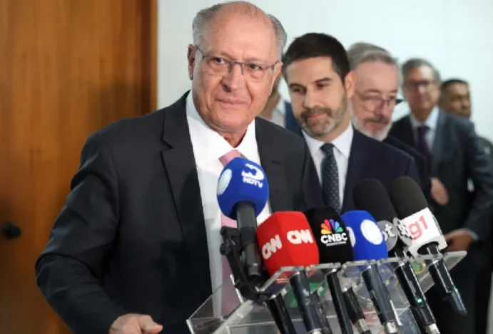 Alckmin pede atuação das farmacêuticas contra tarifaço de Trump