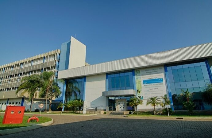 Decisão foi tomada após mortes de pacientes Roche suspende venda do Elevidys