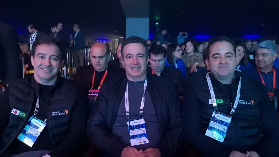 Leandro Guedes, Lynbtton Guedes, Luciano Guedes – Direção da Minas-Brasil na primeira fila