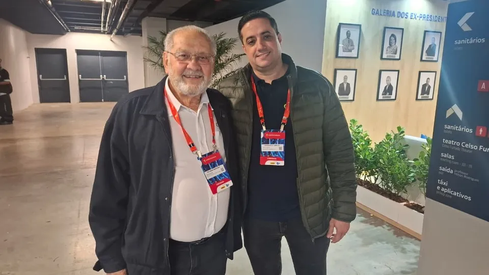 Nilson Ribeiro e Fernando Brito, da Abrafad, colhendo insights relevantes para o varejo associativista