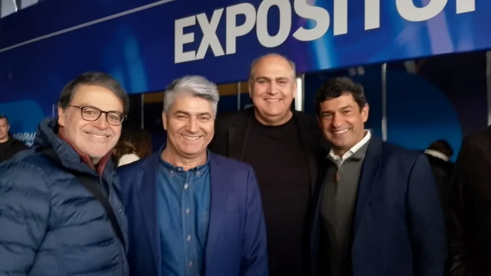 Paulo Paiva, da Close-Up, com a diretoria da Abradilan – Juliano Vinhal e Jony Sousa