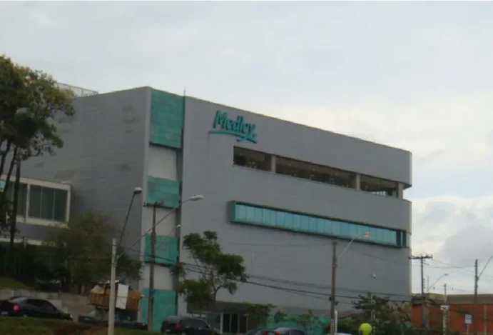 Compra da Medley opõe quatro gigantes nacionais