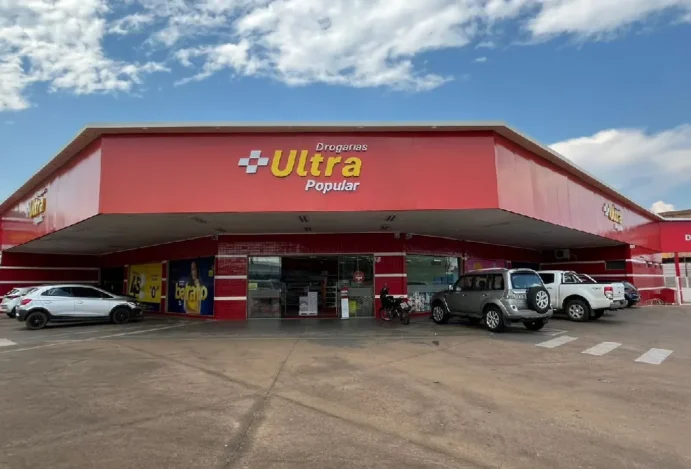 Farmarcas inaugura primeira farmácia com drive-thru em Porto Velho (RO)