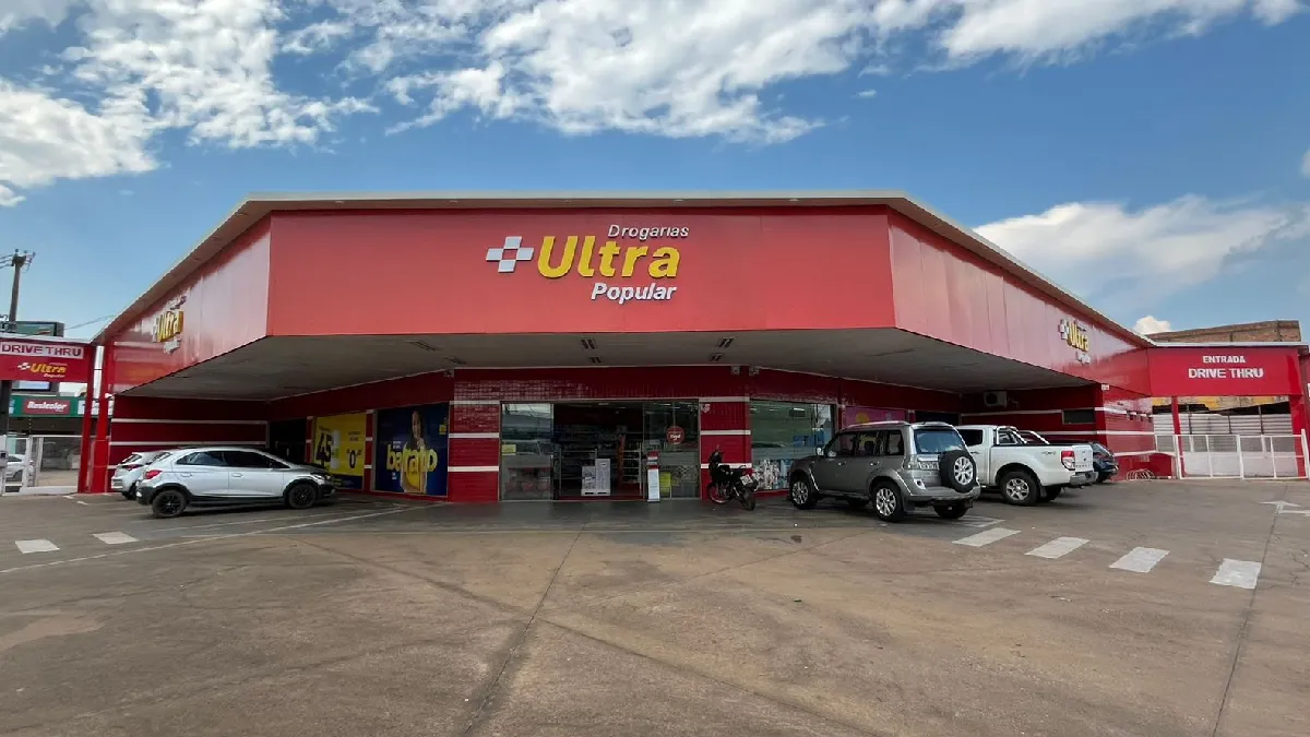 Farmarcas inaugura primeira farmácia com drive-thru em Porto Velho (RO)