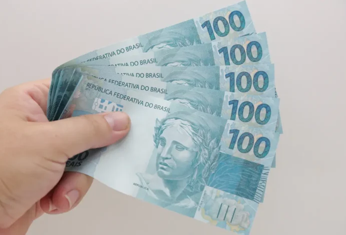 Negócios que atuam no setor de serviços foram os que mais demandaram recursos em junho, com alta de 17% na comparação ano a ano Procura por crédito empresarial cresce 10,5%