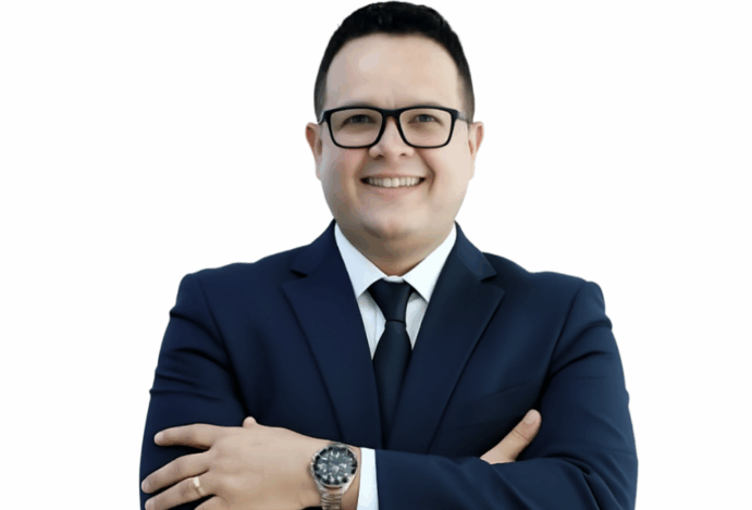 Leandro Curado cria empresa de consultoria contábil