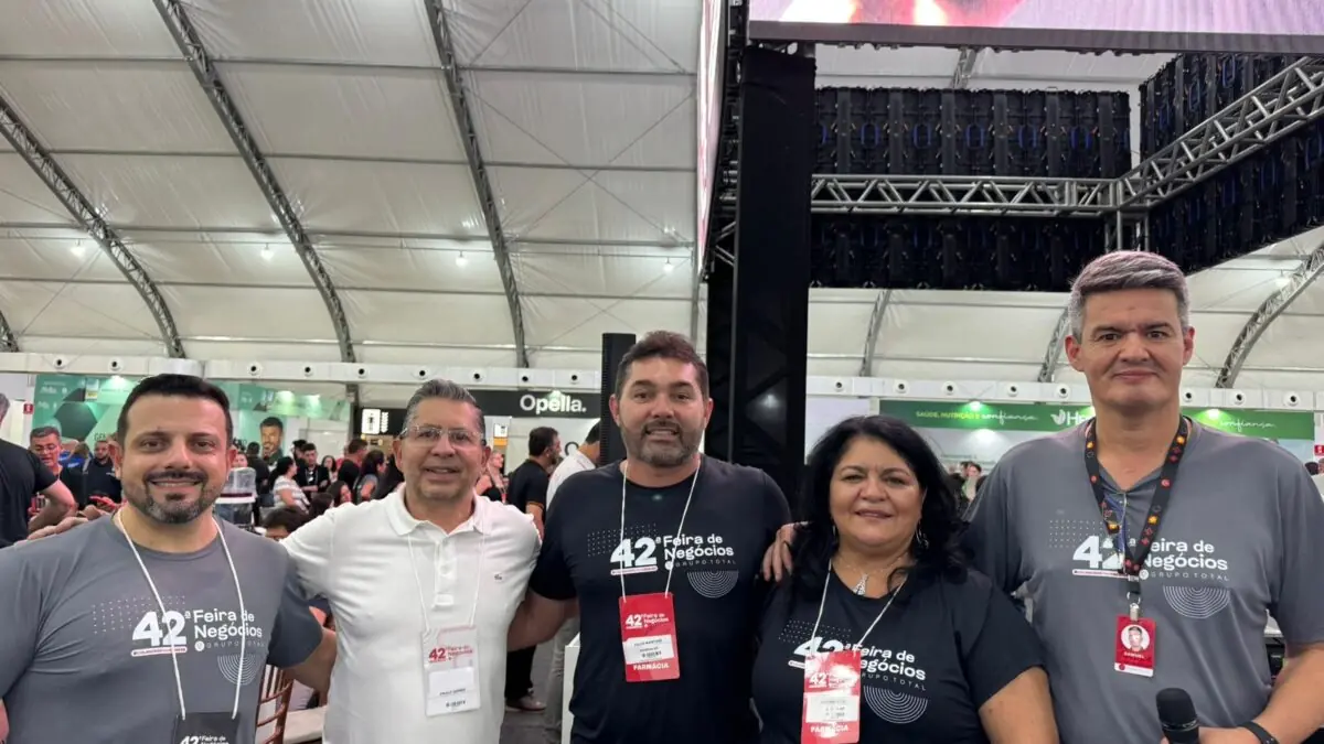 Encontro de amigos – Reinaldo Ambrosano, Paulo Gomes, Júlio Martins, Débora Rosa e Samuel Pires