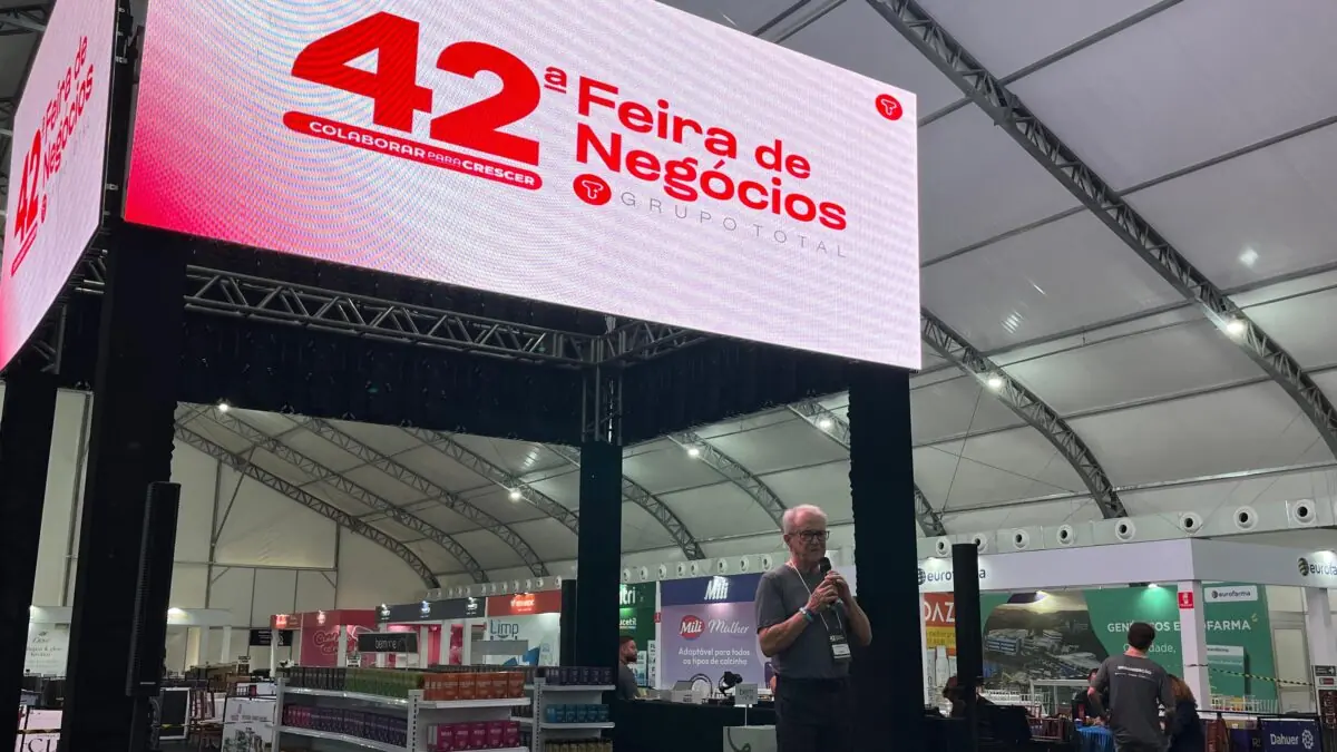 Jair Beloube, fundador da Drogaria Total, participou da abertura do evento