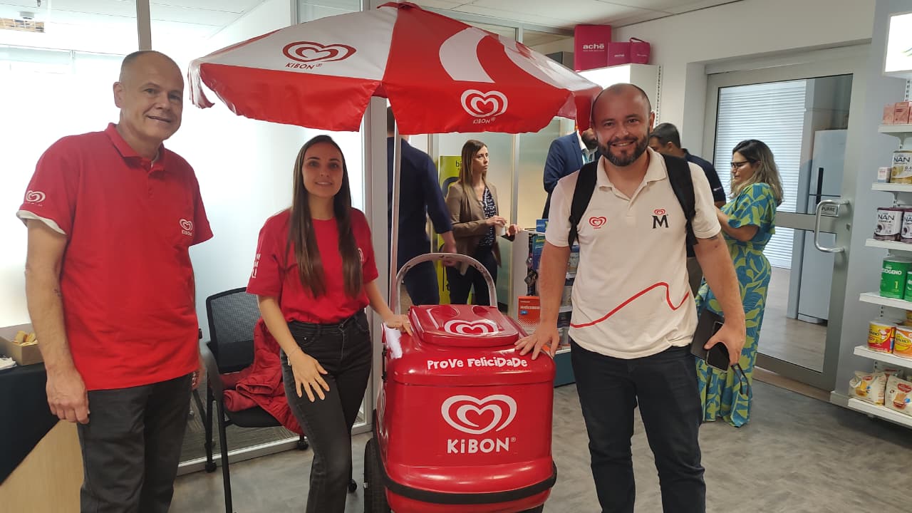 Ronaldo Galve, Marcos Crepaldi,Aline Domingues, Kibon