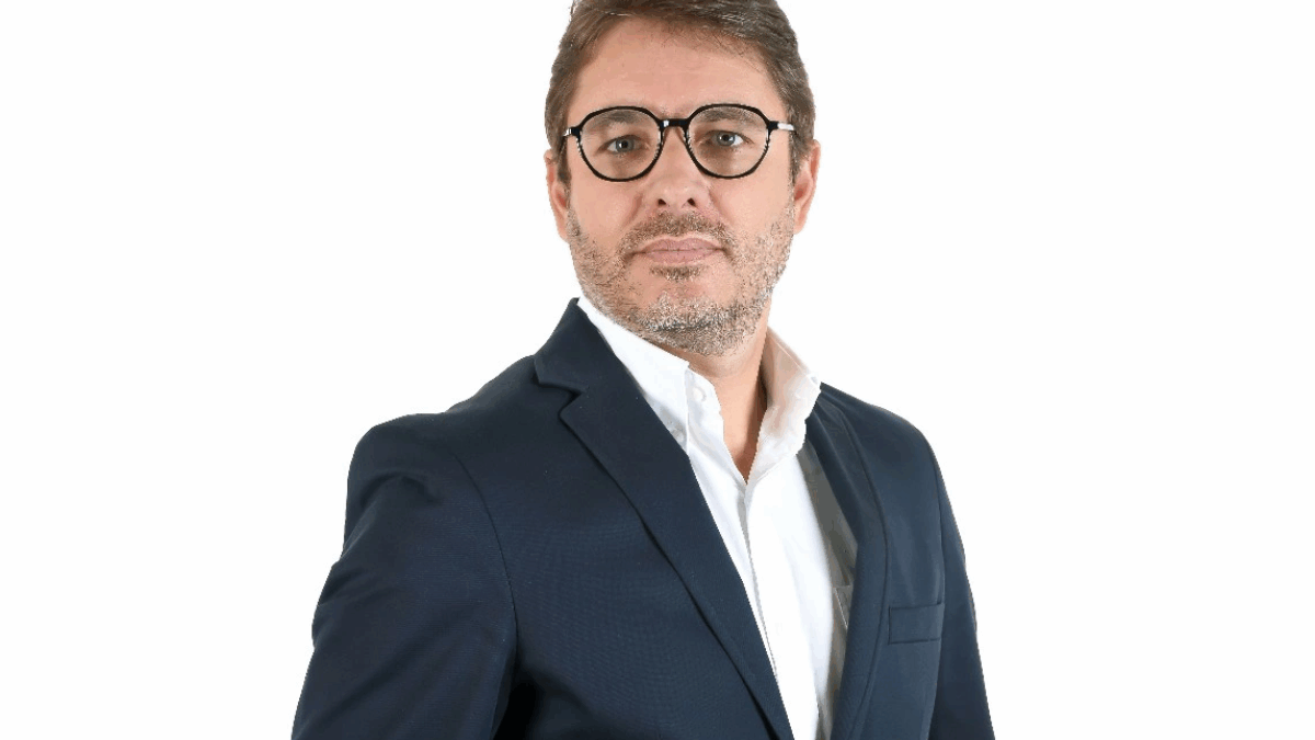 Hypofarma recruta Marcelo Orteon