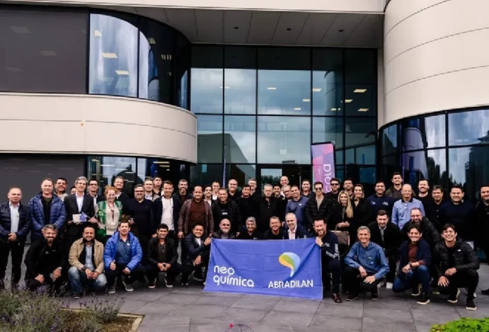 Associados e parceiros realizaram imersão no país europeu durante viagem técnica da Abradilan